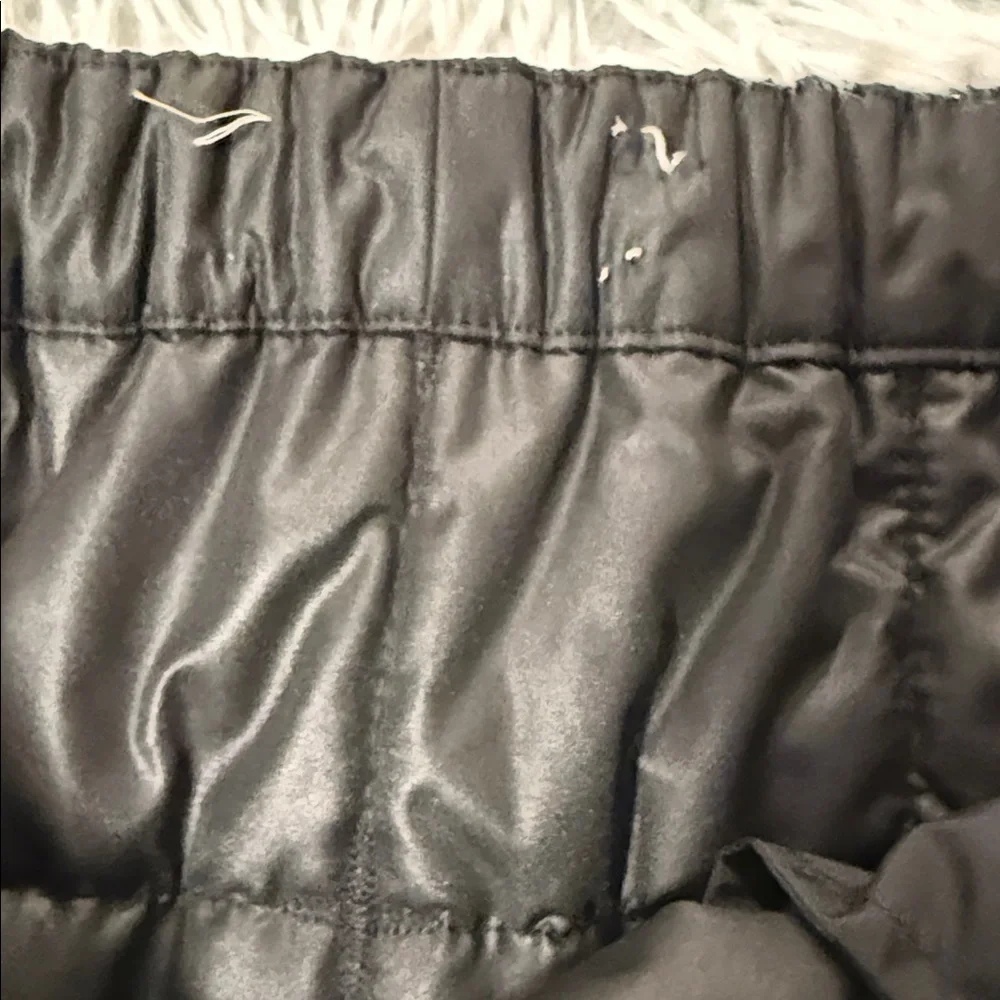 T-187. Tory Burch Quilted puffer Mini Skirt medium 6/8